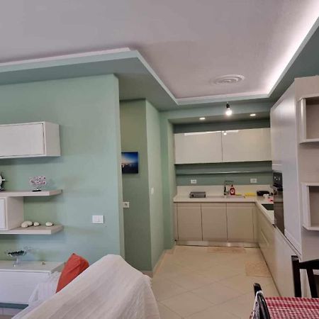 Two Suns Apartament Sarande Bagian luar foto