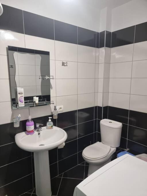 Two Suns Apartament Sarande Bagian luar foto